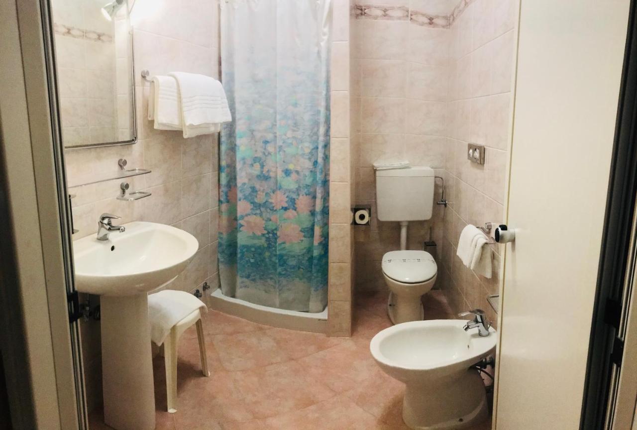 Camera Tripla